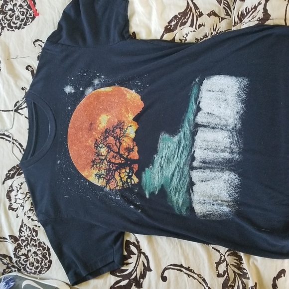 Curbside tee - Picture 2 of 4